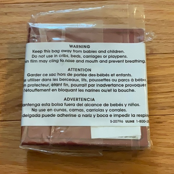 Bésame Light Cashmere Powder Compact - Picture 2 of 3